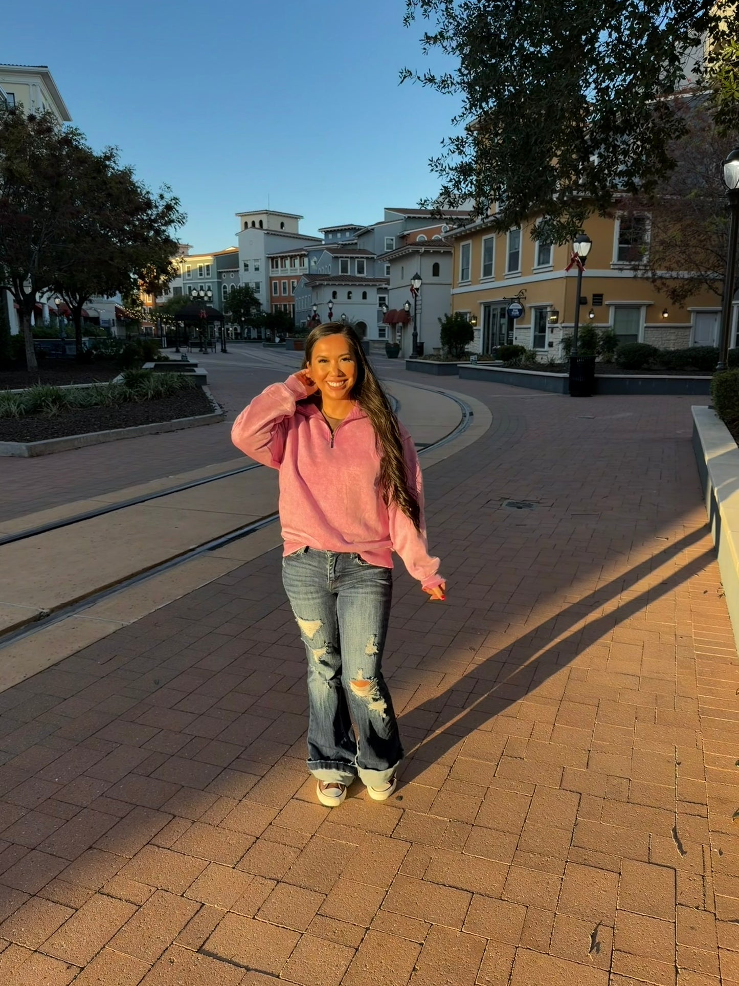 Holly washed pull over in the color PINK